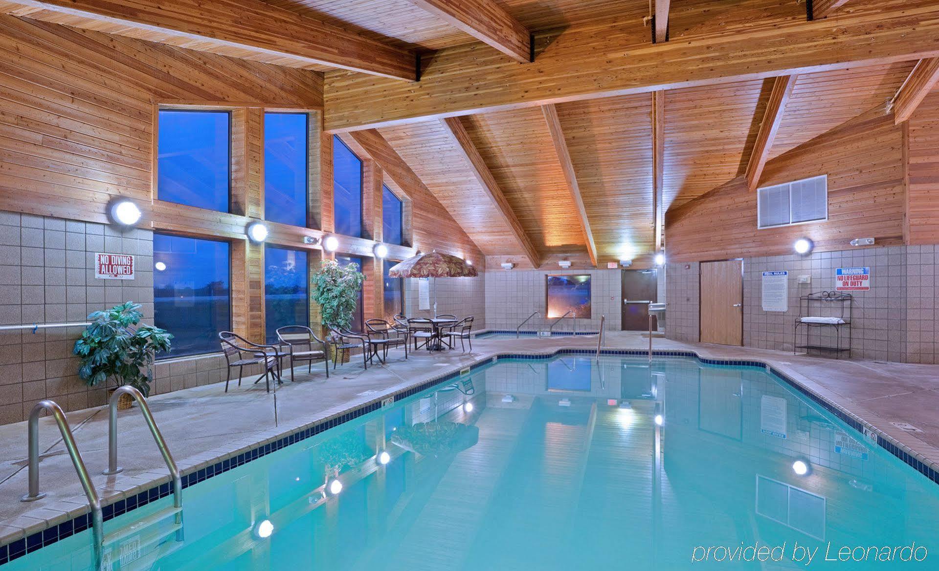 Rodeway Inn Hesston エクステリア 写真