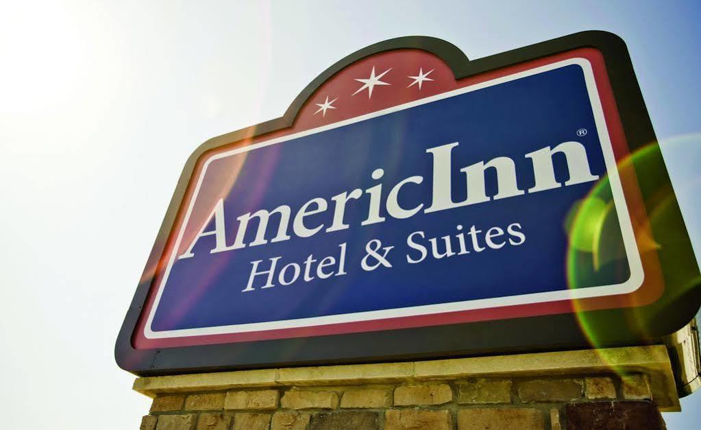 Rodeway Inn Hesston エクステリア 写真